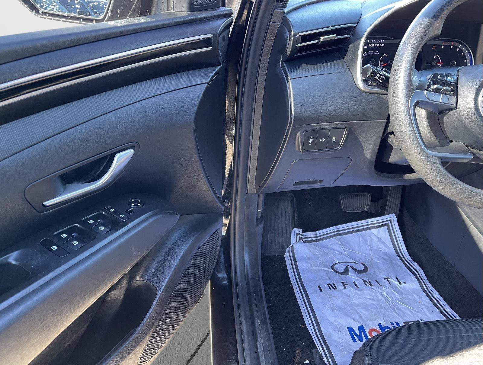 Used 2022 Hyundai Santa Cruz SEL w/ Launch Package image 2