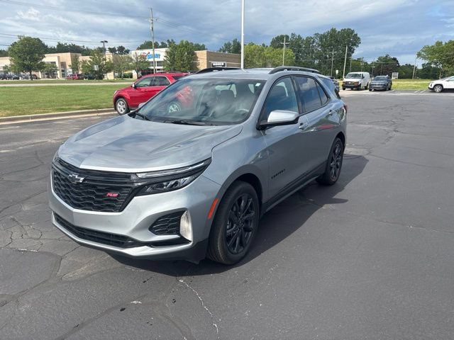 Used 2024 Chevrolet Equinox RS FWD image 2