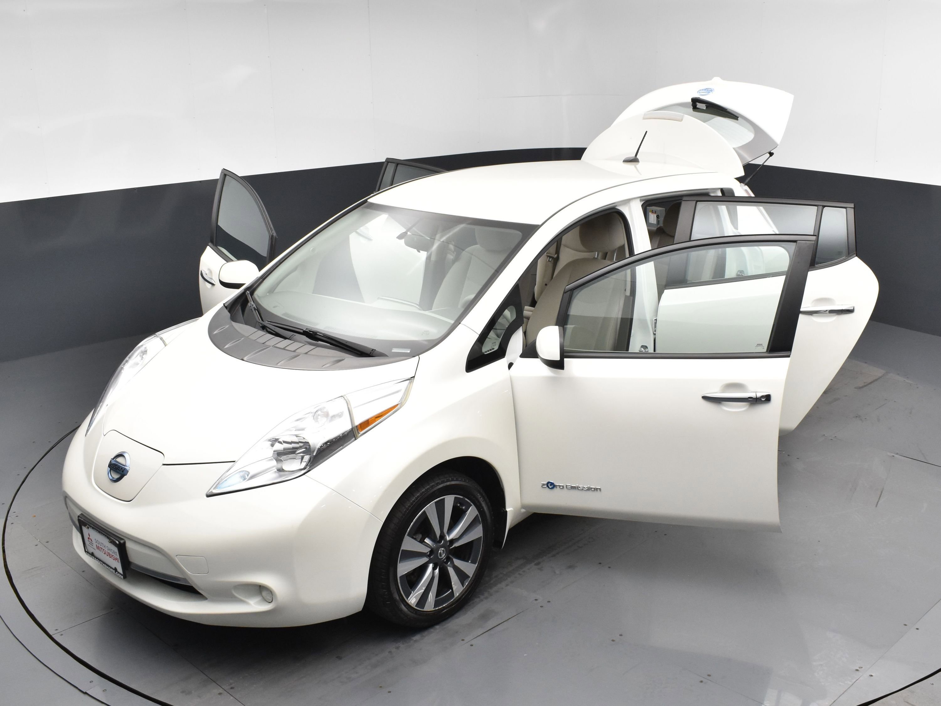 Used 2017 Nissan Leaf SV FWD image 26