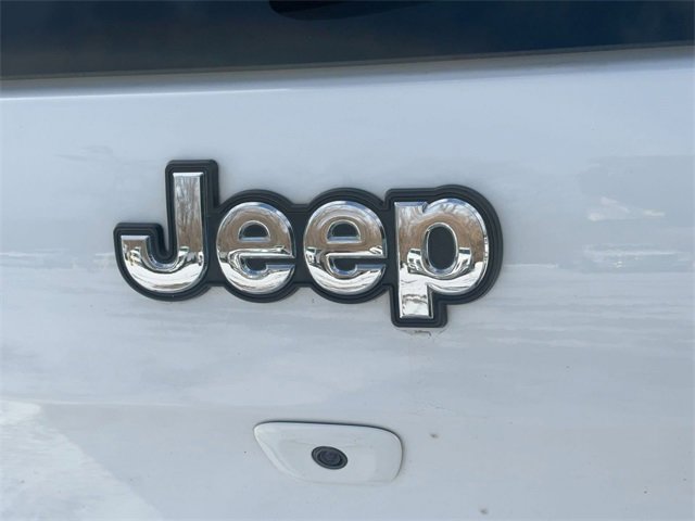 Used 2016 Jeep Cherokee Latitude w/ Cold Weather Group image 9