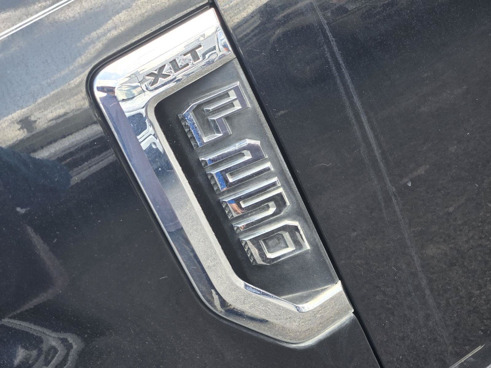 Used 2017 Ford F250 XLT w/ XLT Premium Package AWD/4WD image 12