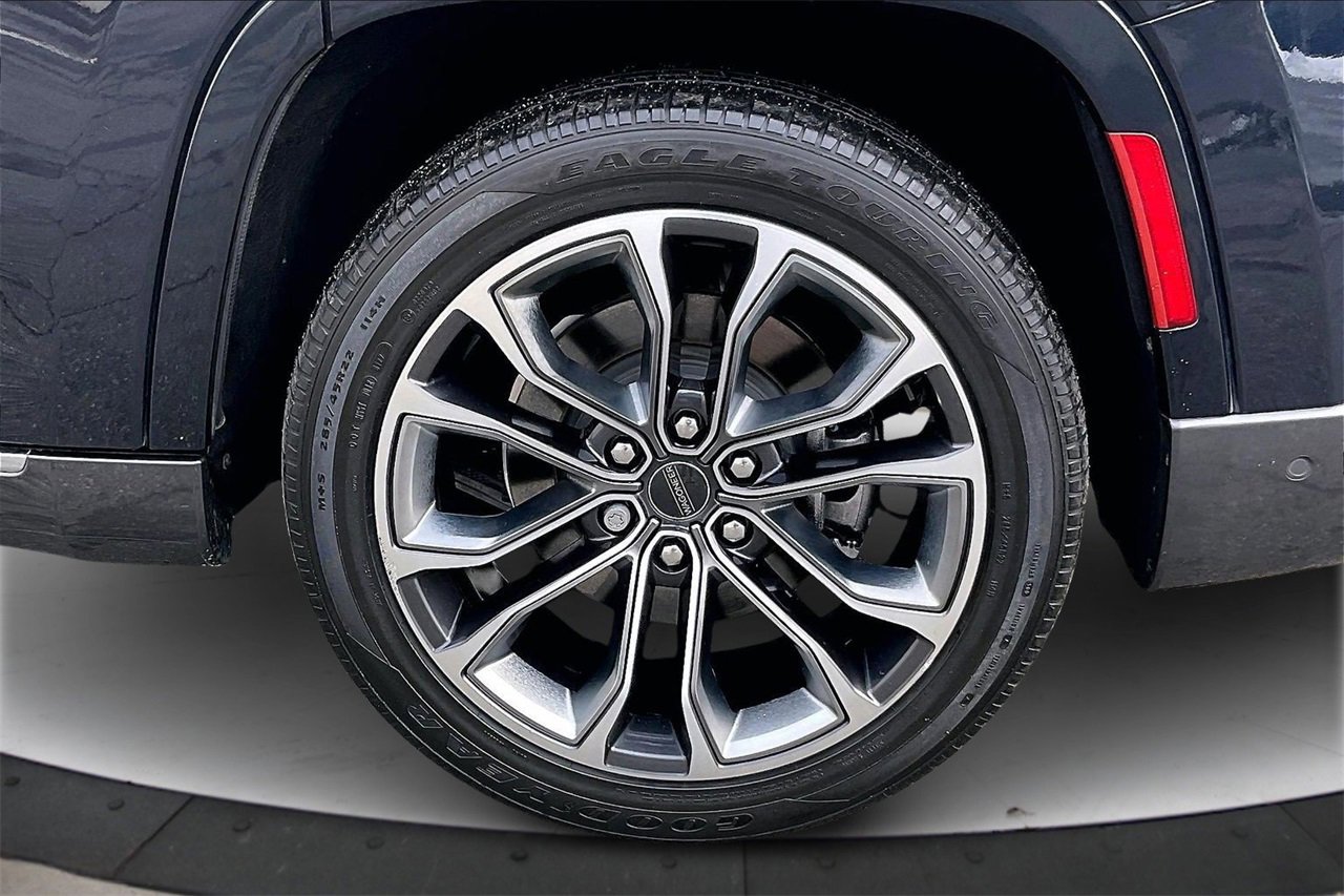 Used 2022 Jeep Grand Wagoneer Series III image 38