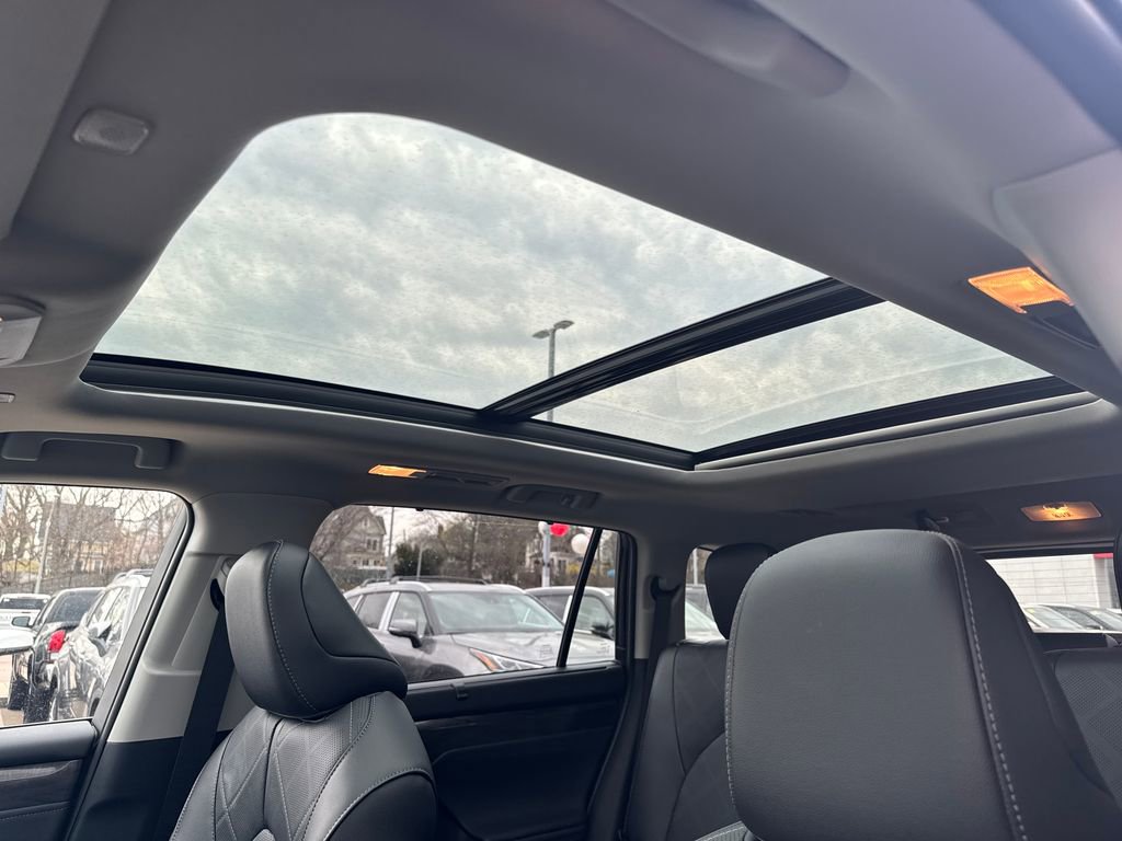 New 2026 Toyota Highlander Platinum image 21