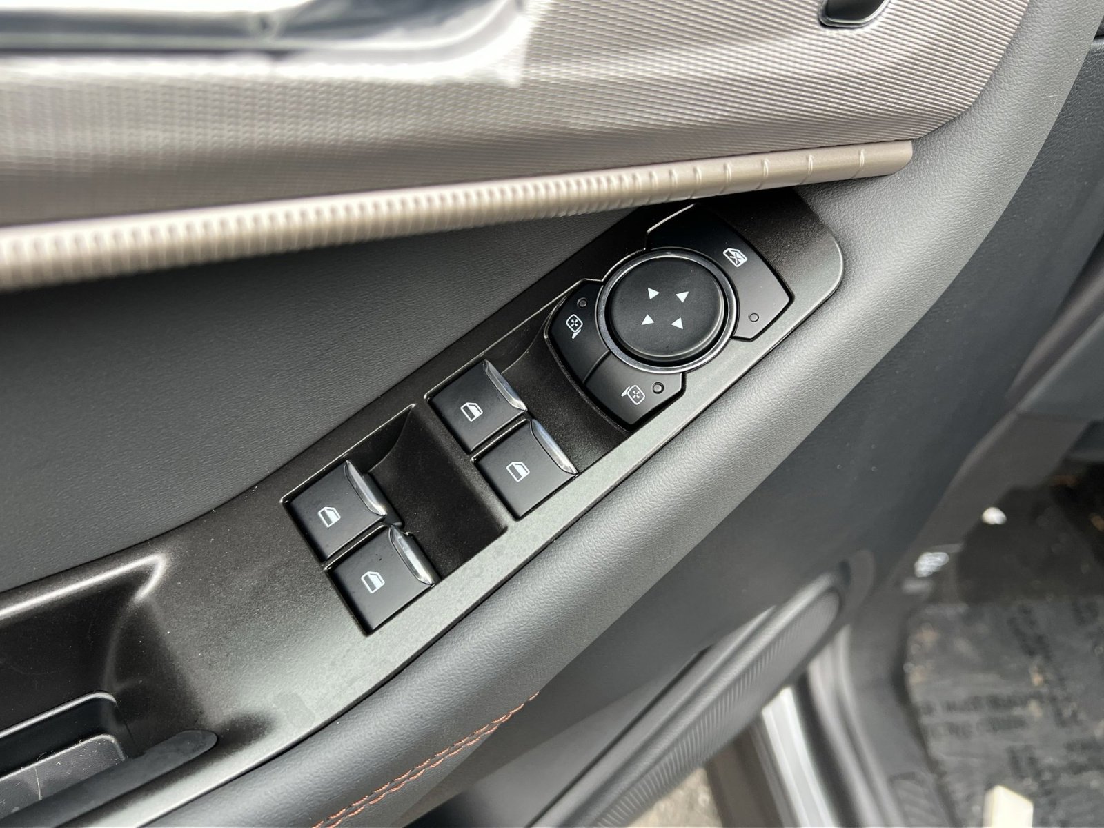 New 2025 Ford Explorer Active w/ Active Comfort Package image 15