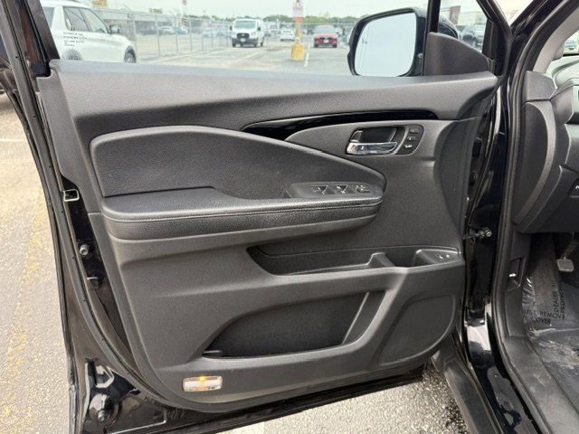 Used 2016 Honda Pilot Touring image 9