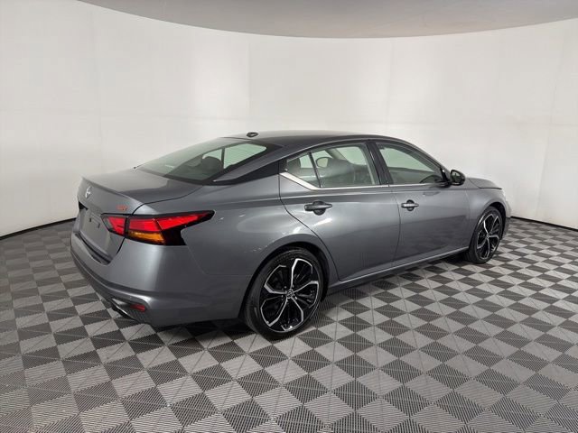 Used 2024 Nissan Altima 2.5 SR FWD image 10