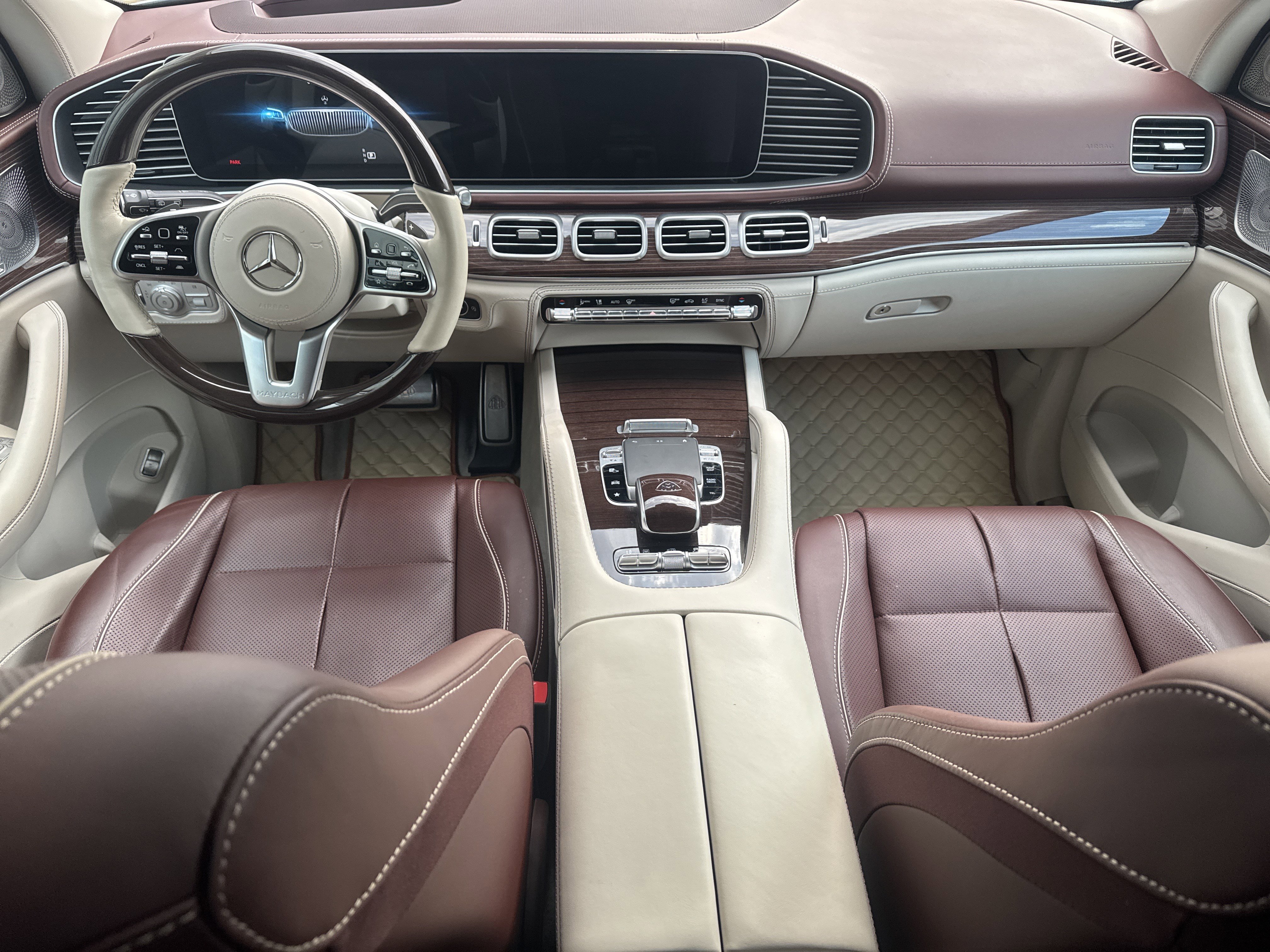 Used 2023 Mercedes-Benz Maybach GLS 600 4MATIC image 4