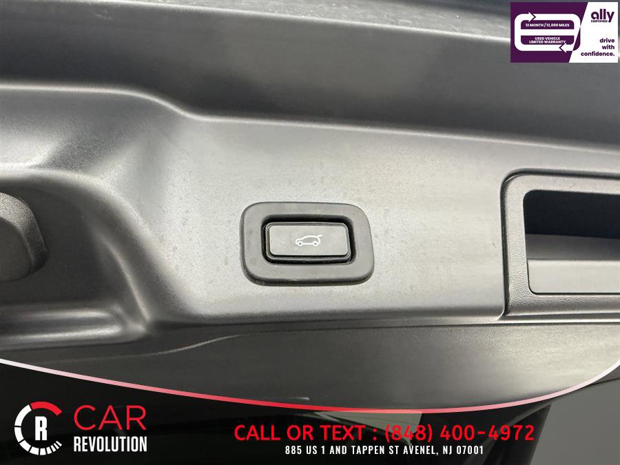 Used 2020 Land Rover Range Rover Evoque SE image 8