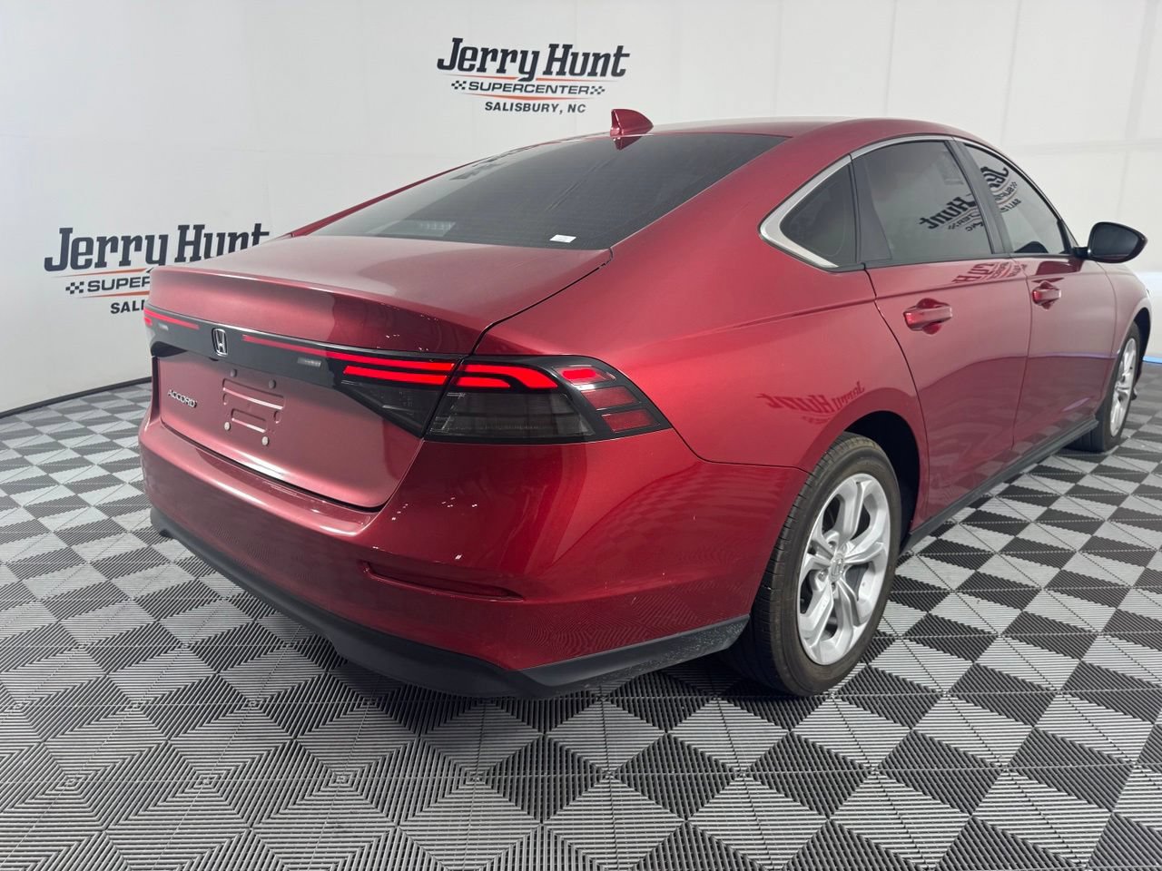 Used 2025 Honda Accord LX image 7