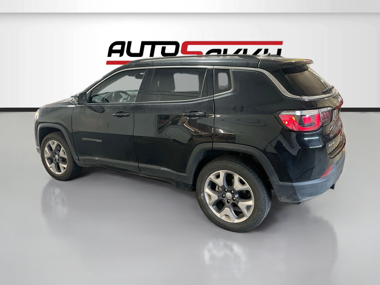 Used 2019 Jeep Compass Limited w/ Safety & Security Group AWD/4WD image 4