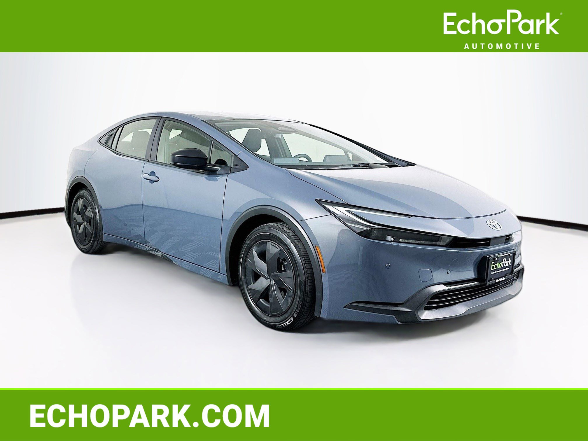 Used 2025 Toyota Prius LE image 1
