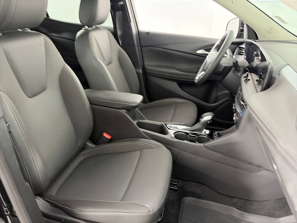 Used 2025 Buick Encore GX Preferred w/ Advanced Technology Package FWD image 30