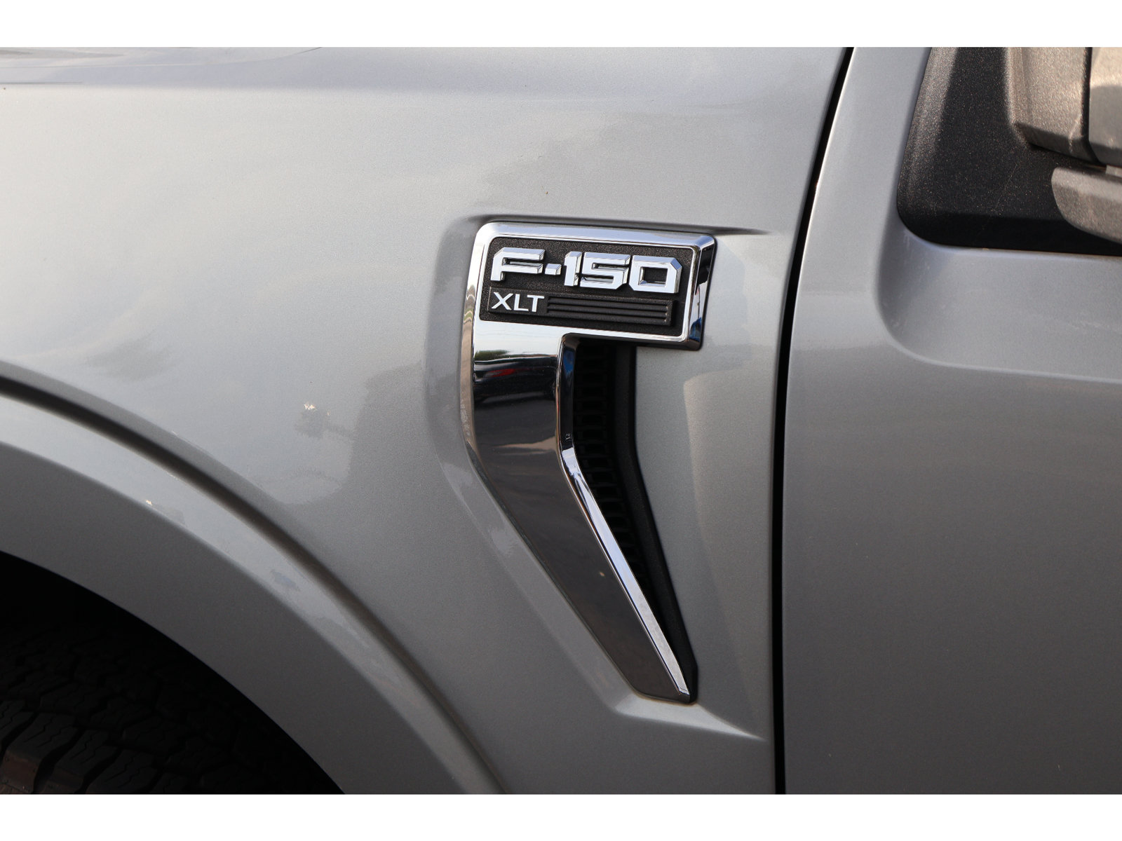 Certified 2024 Ford F150 XLT w/ Mobile Office Package AWD/4WD image 9