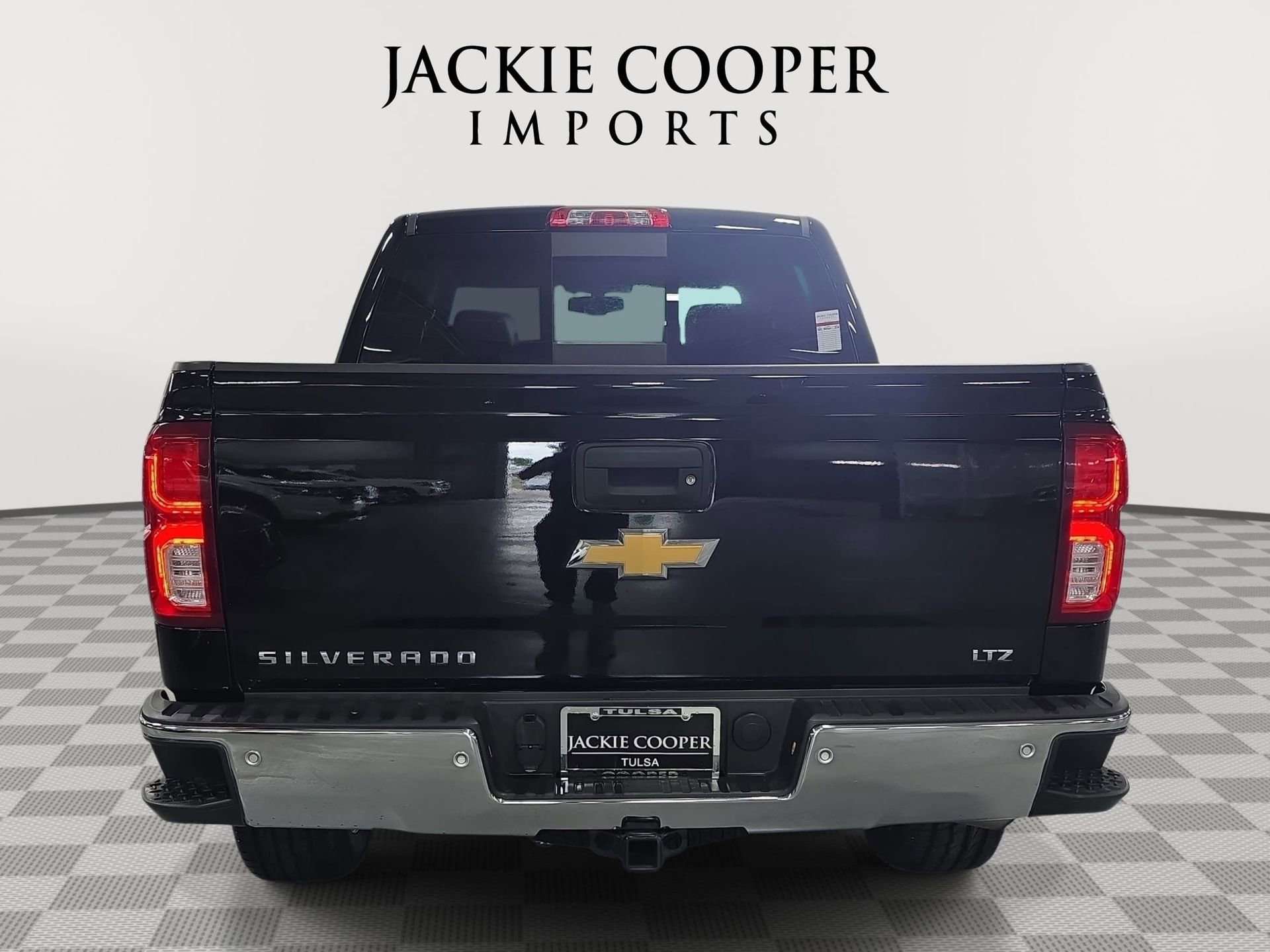 Used 2018 Chevrolet Silverado 1500 LTZ w/ Sport Package image 6