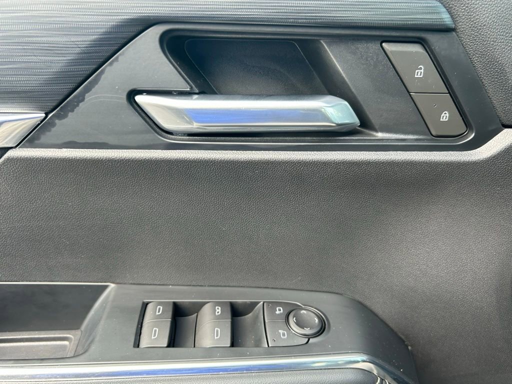 Used 2025 GMC Acadia Elevation image 30