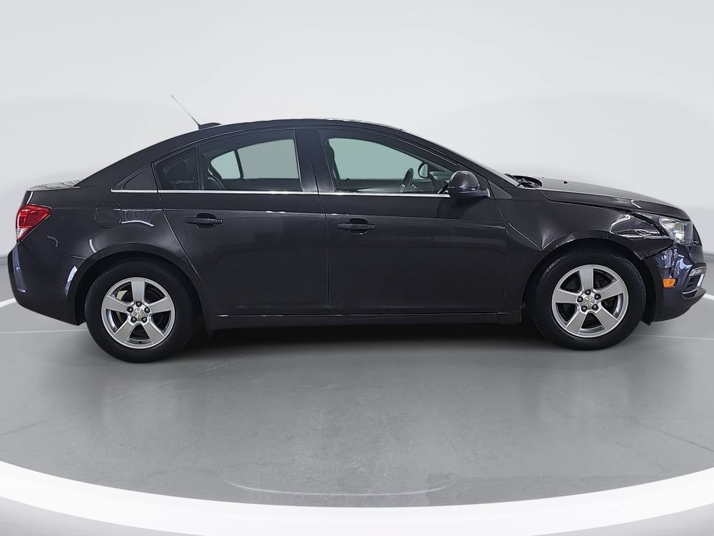 Used 2016 Chevrolet Cruze LT FWD image 2