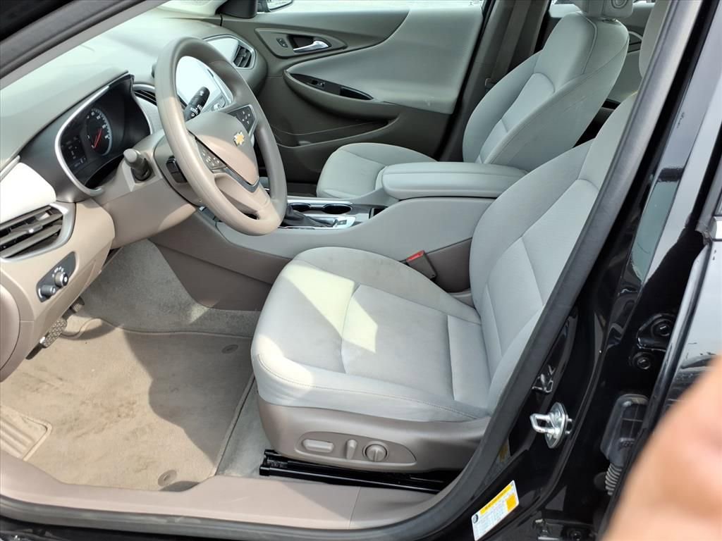 Used 2025 Chevrolet Malibu LT image 12
