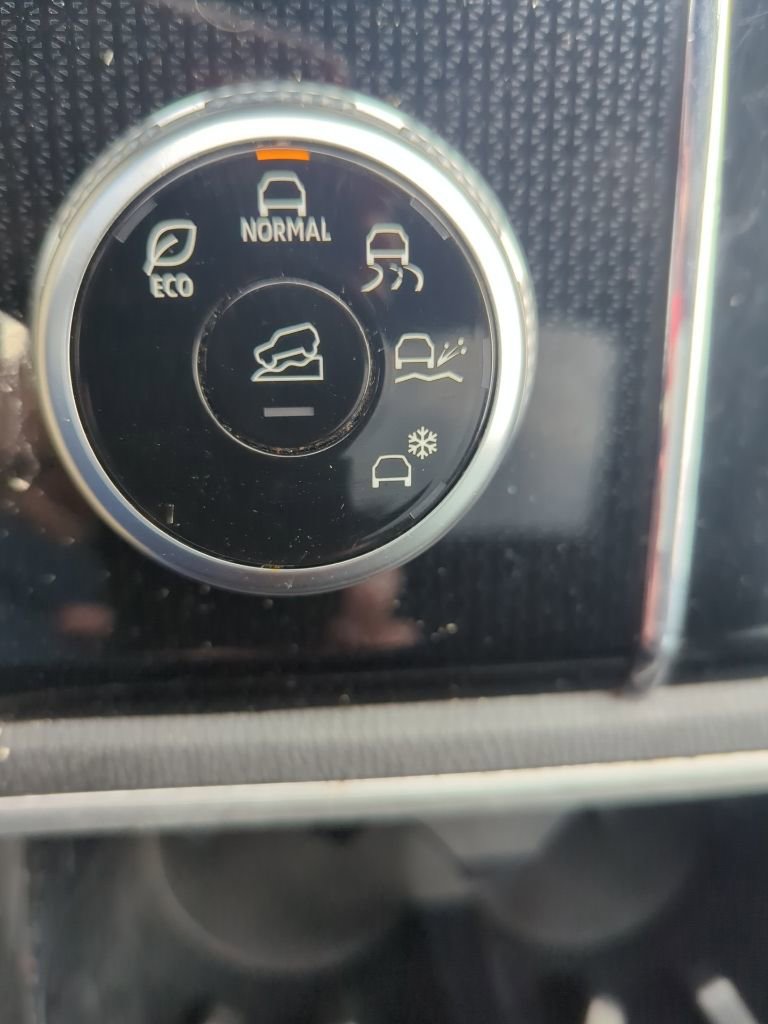 Used 2022 Mitsubishi Outlander SE image 43