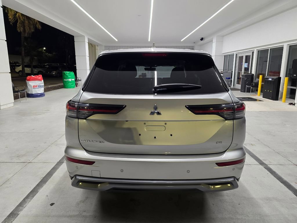 Used 2025 Mitsubishi Outlander SE FWD image 5