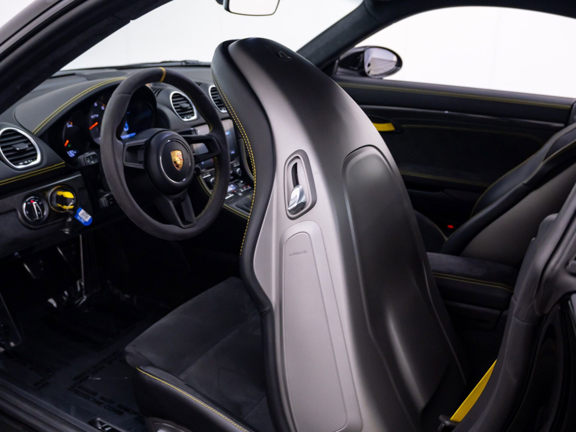Used 2020 Porsche 718 Cayman GT4 image 20