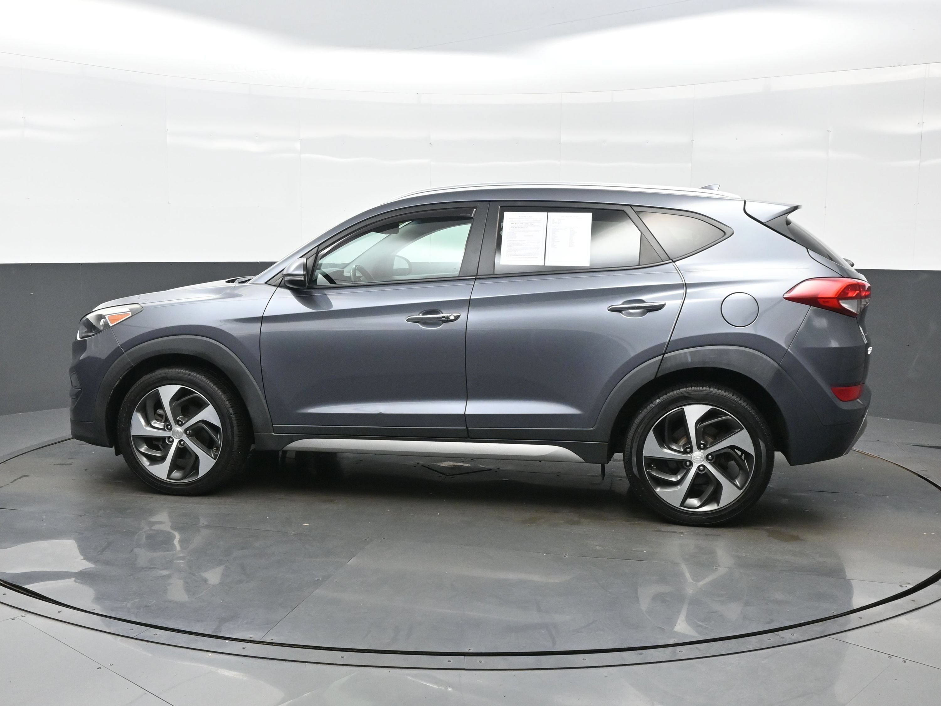 Used 2017 Hyundai Tucson Limited w/ Cargo Package AWD/4WD image 3