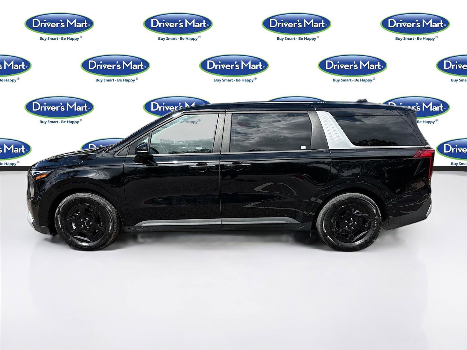 Used 2025 Kia Carnival FWD image 4