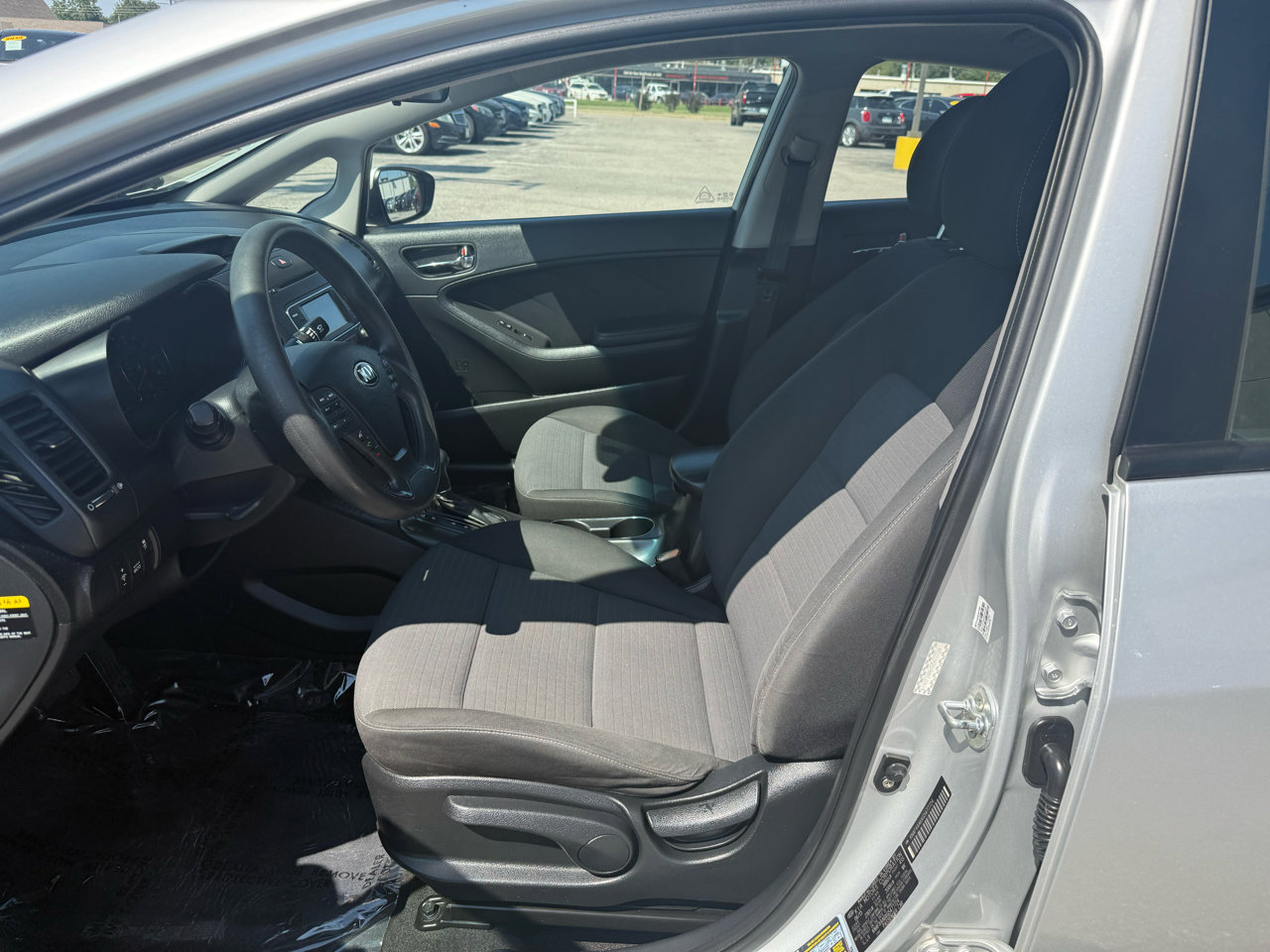 Used 2016 Kia Forte LX w/ LX Popular Plus Package image 8