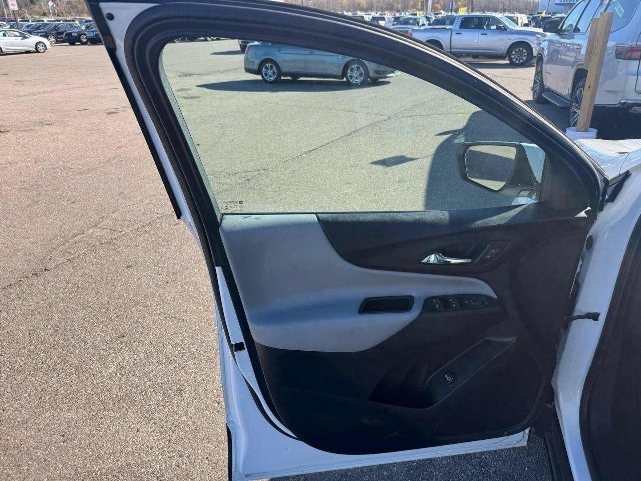 Used 2018 Chevrolet Equinox LT AWD/4WD image 14