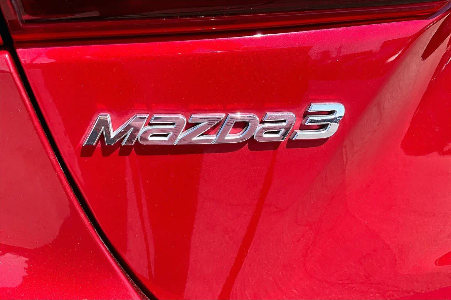Used 2018 MAZDA MAZDA3 Sport w/ Preferred Equipment Package FWD image 30