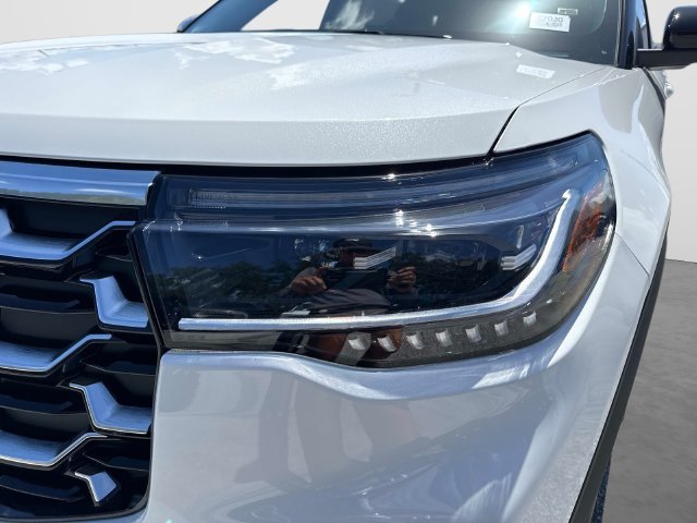 New 2027 Ford Explorer Platinum w/ 3.0L Ultimate Package RWD image 10