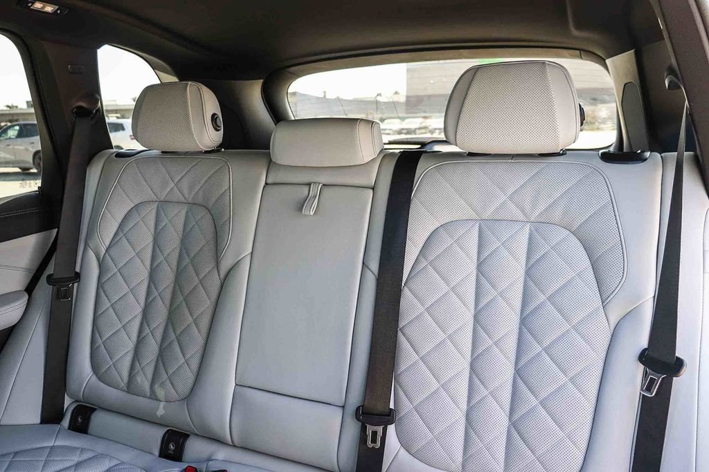 Used 2026 BMW X5 sDrive40i w/ Premium Package RWD image 19