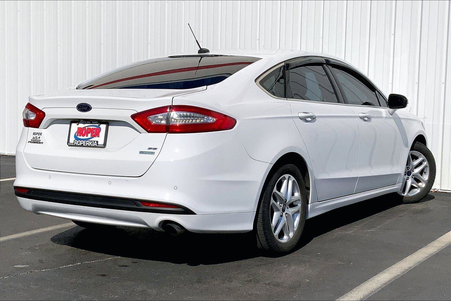 Used 2015 Ford Fusion SE w/ Equipment Group 202A image 11