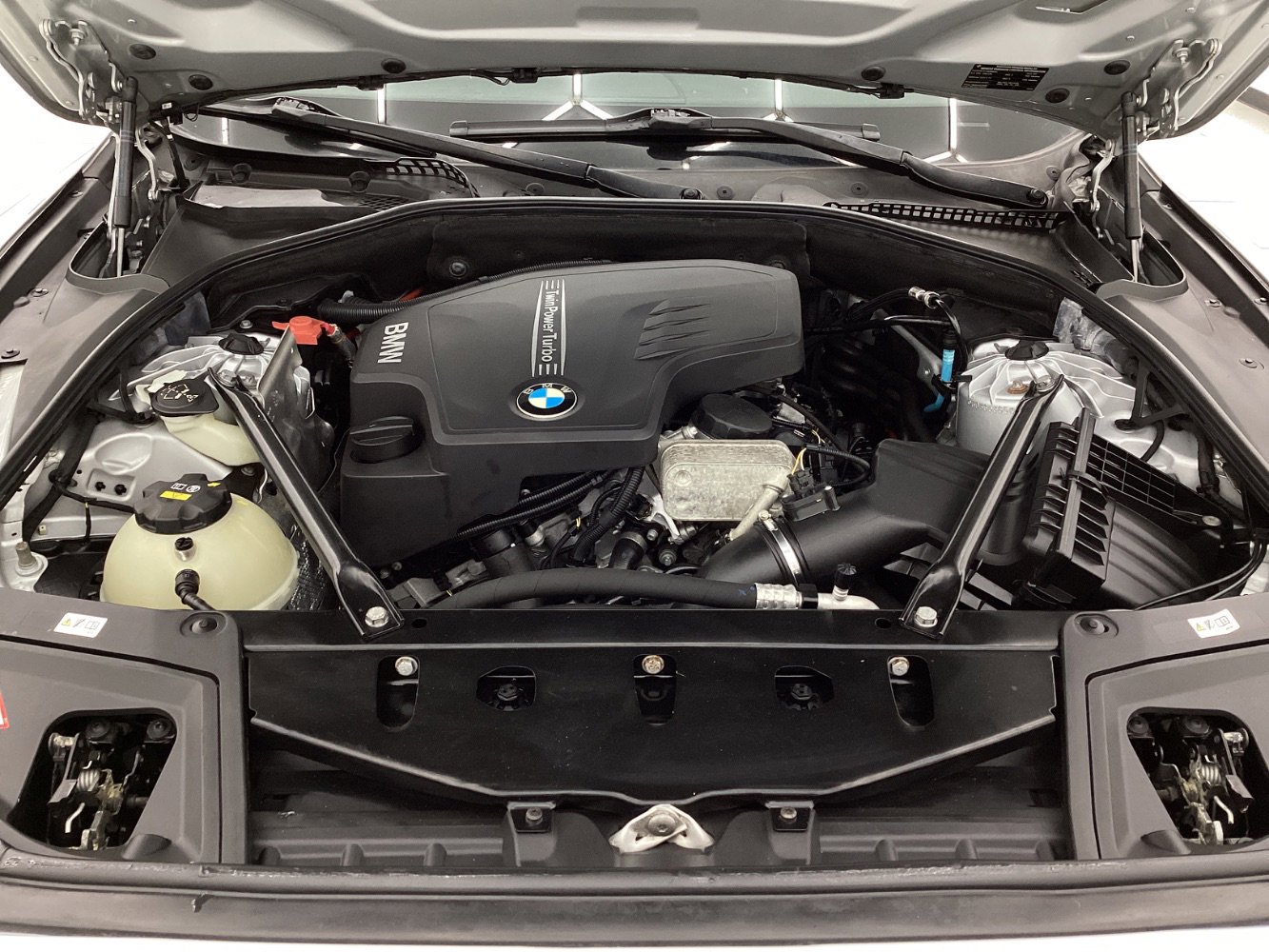Used 2015 BMW 528i xDrive Sedan AWD/4WD image 14