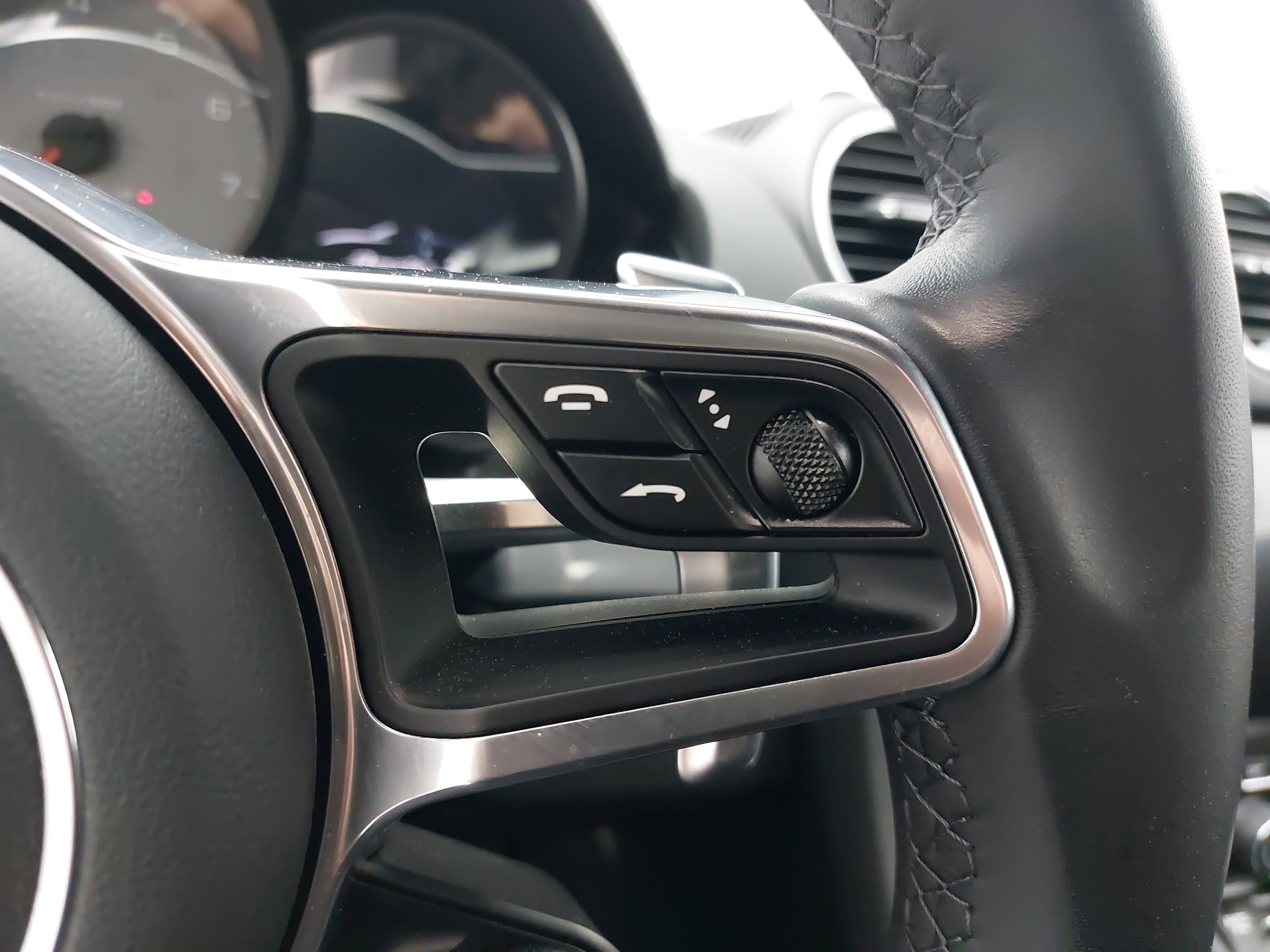 Used 2025 Porsche 718 Boxster S RWD image 16