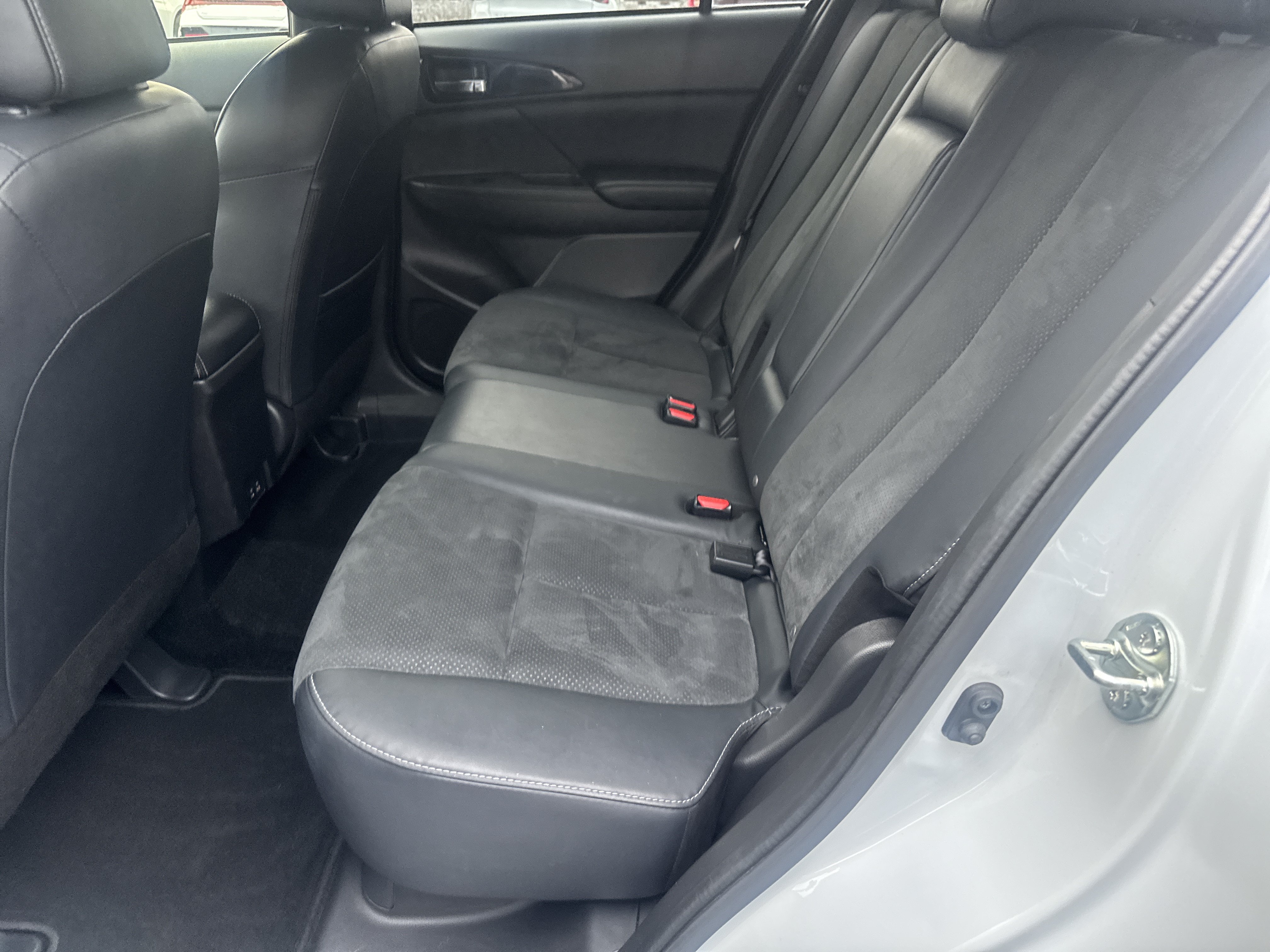 Used 2025 Mitsubishi Eclipse Cross SE AWD/4WD image 13