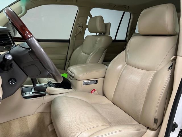 Used 2015 Lexus LX 570 4WD w/ Luxury Package image 21