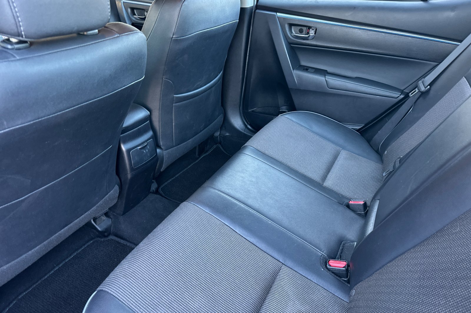 Used 2016 Toyota Corolla S FWD image 11
