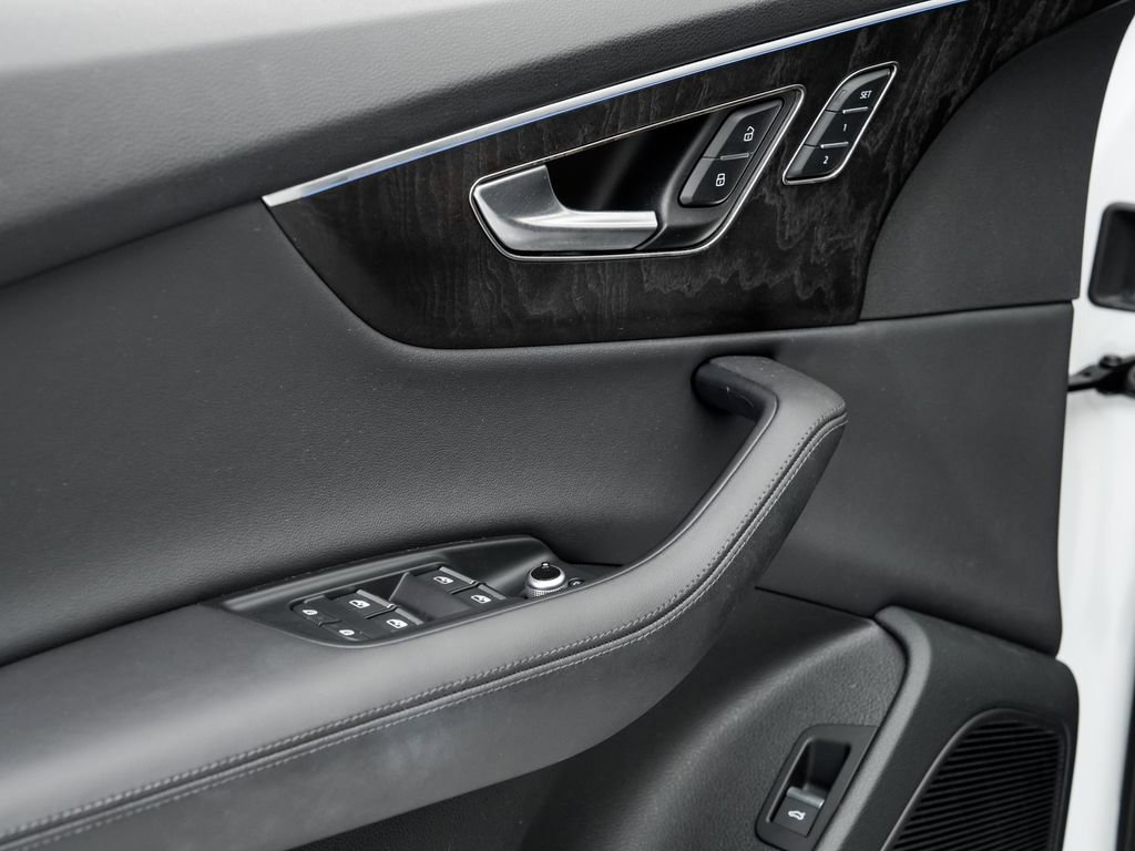 Used 2023 Audi Q7 3.0T Prestige w/ Prestige Package image 8