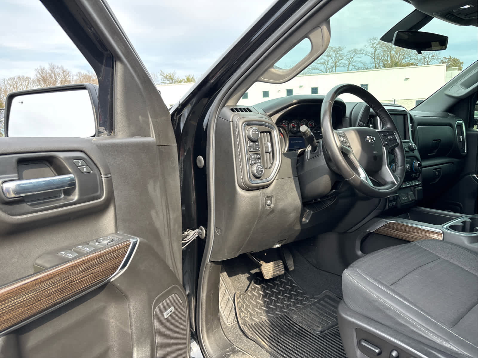 Used 2020 Chevrolet Silverado 1500 LT Trail Boss image 7