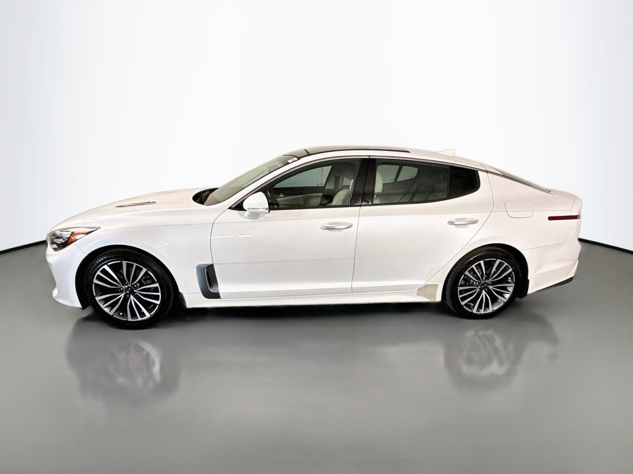 Used 2018 Kia Stinger Premium RWD image 6