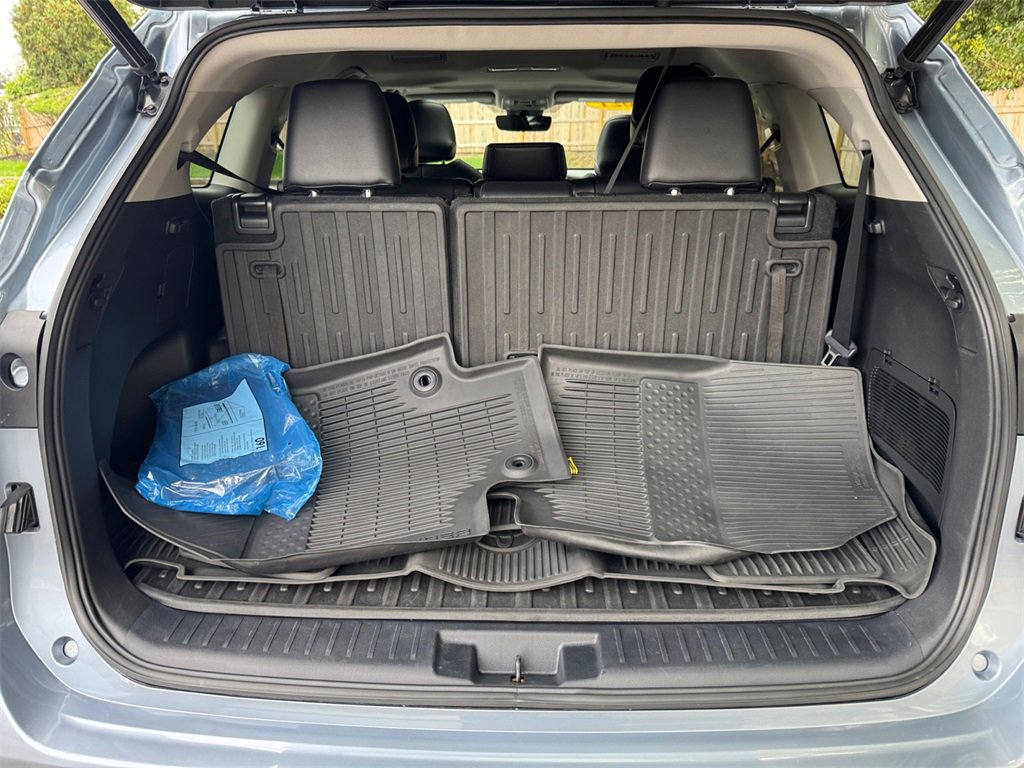 Used 2021 Toyota Highlander XLE image 16