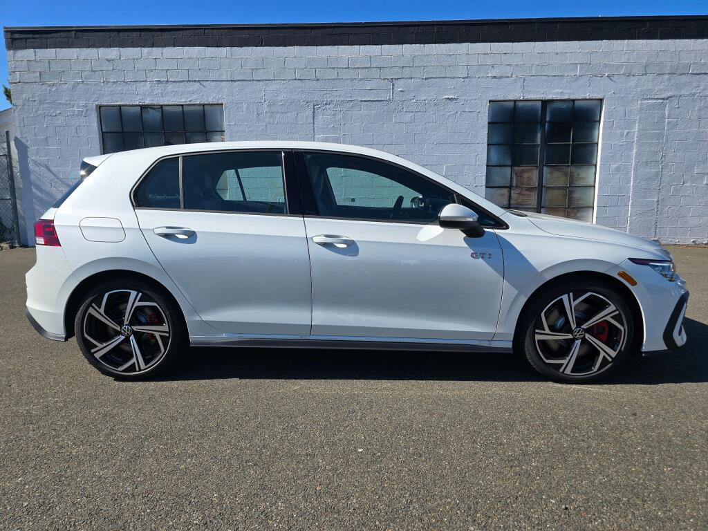 New 2025 Volkswagen GTI SE image 3