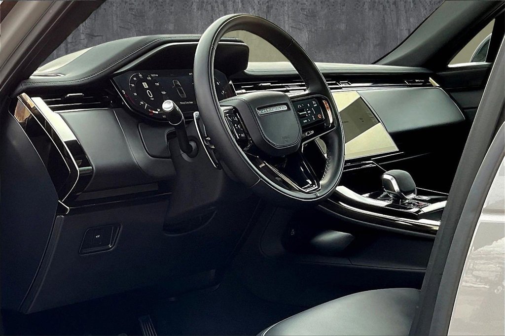 Used 2025 Land Rover Range Rover Sport Dynamic SE image 16
