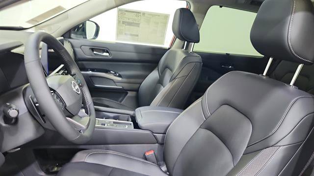 New 2026 Nissan Pathfinder SL w/ SL Premium Package FWD image 12