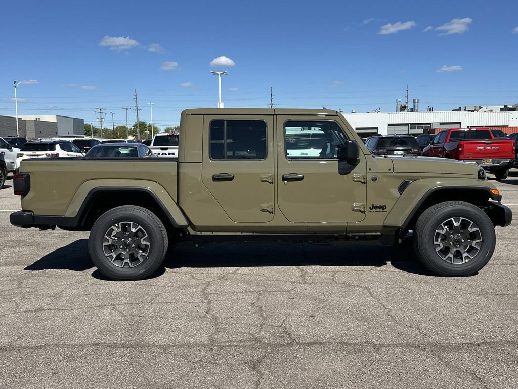 New 2026 Jeep Gladiator Sport AWD/4WD image 2