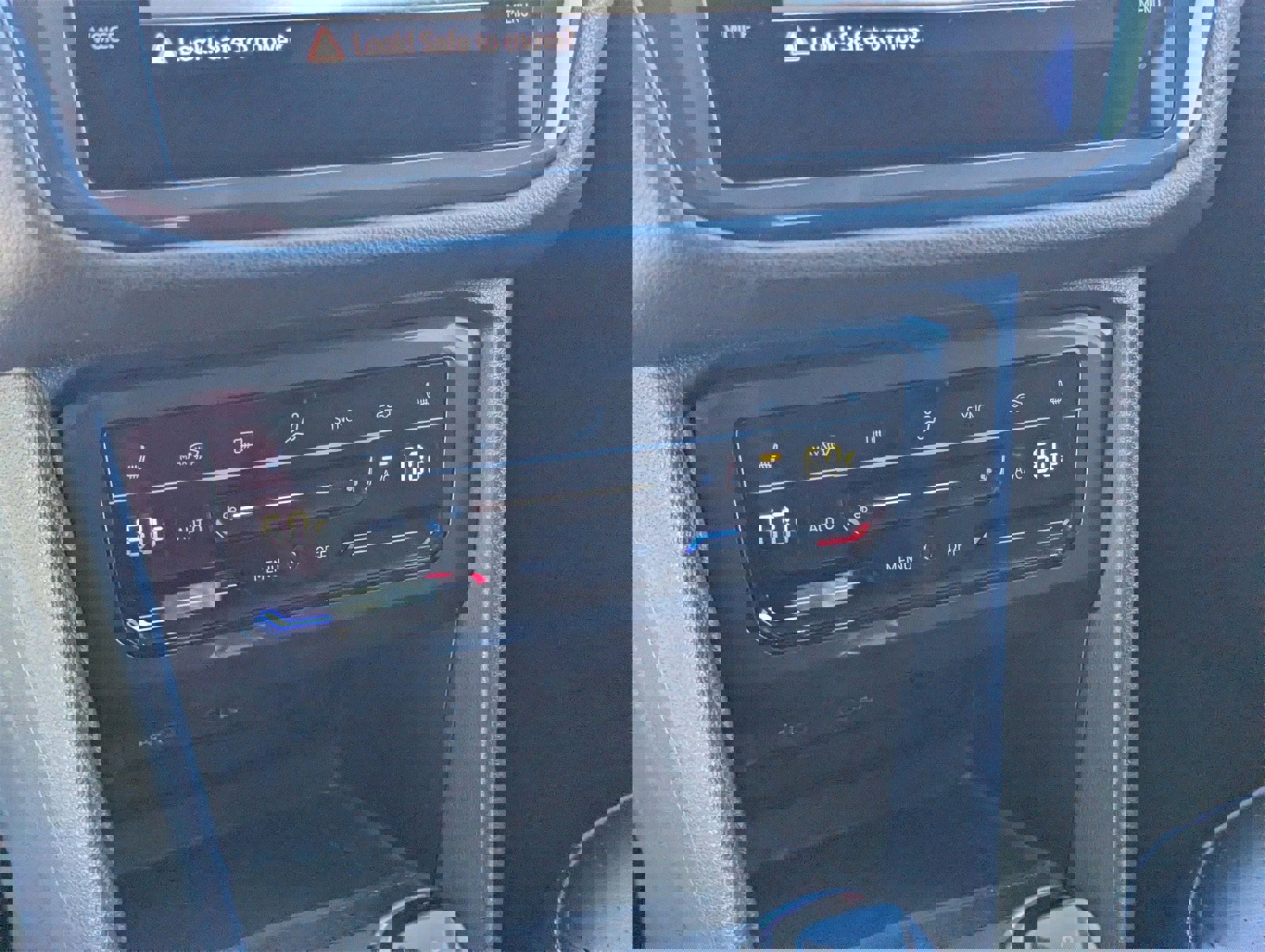 Used 2024 Volkswagen Tiguan SE image 23