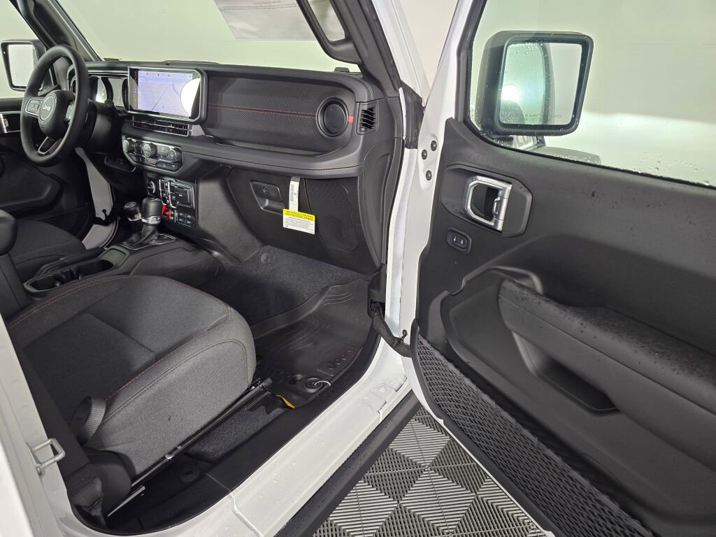 New 2026 Jeep Wrangler Unlimited Rubicon w/ Steel Bumper Group image 34