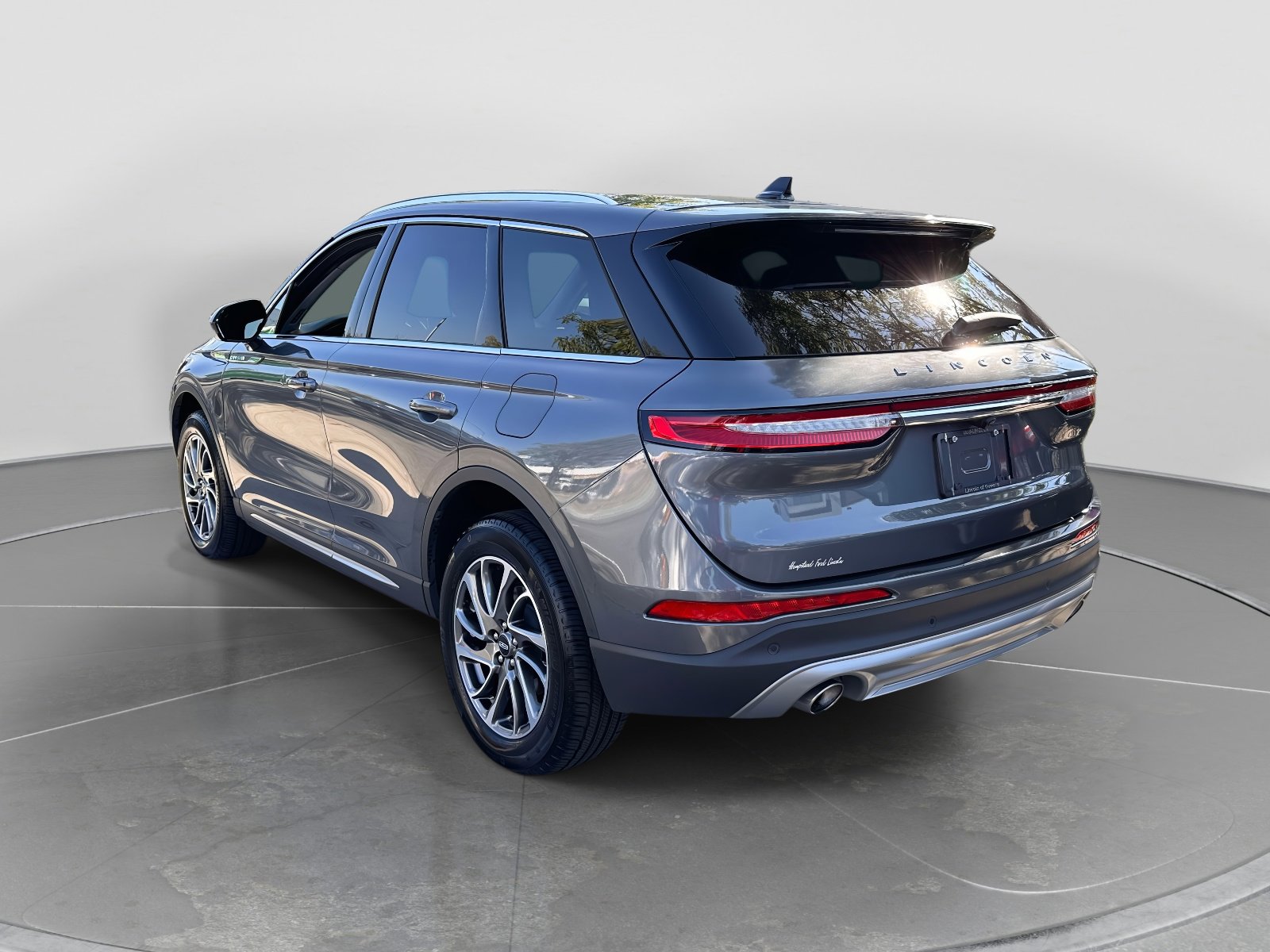 Used 2022 Lincoln Corsair AWD w/ Equipment Group 101A image 5