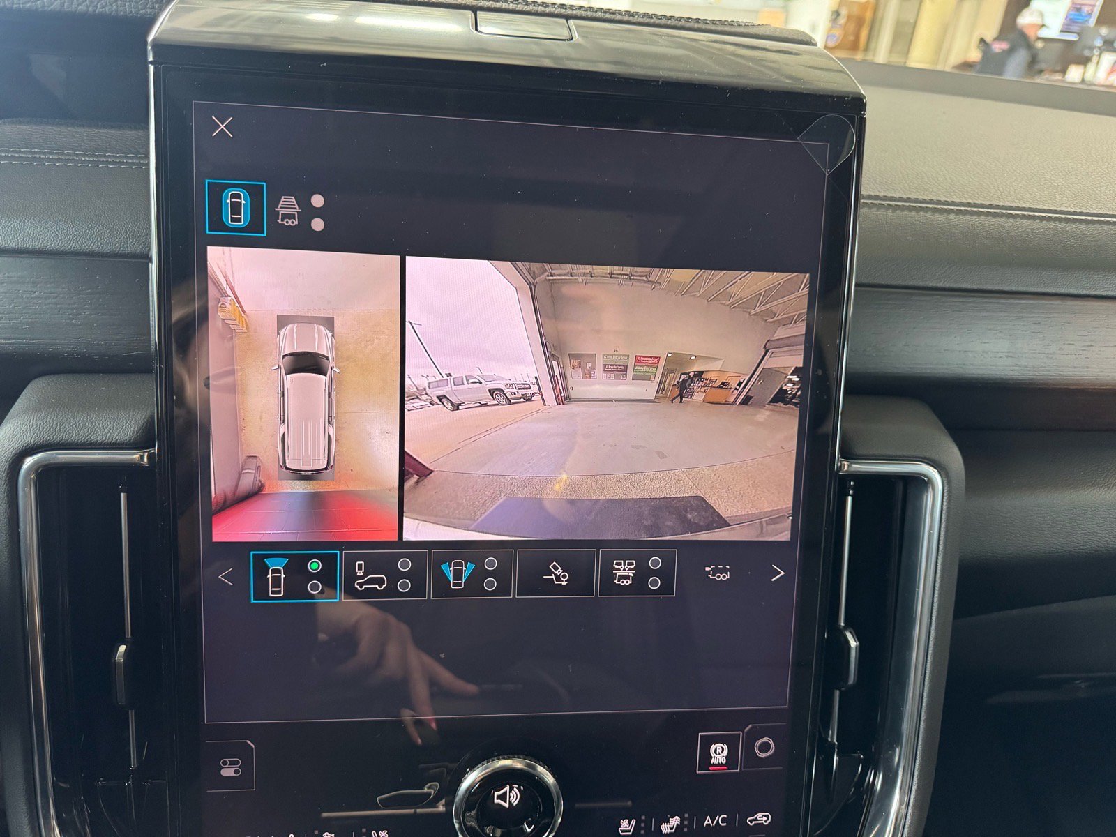 New 2026 GMC Yukon XL Denali w/ Denali Reserve Package image 29