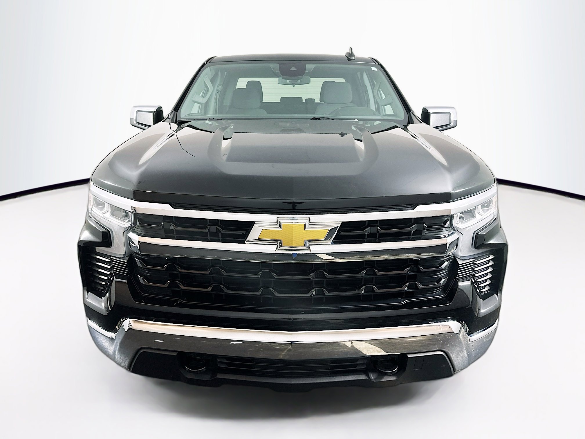 Used 2022 Chevrolet Silverado 1500 LT image 2